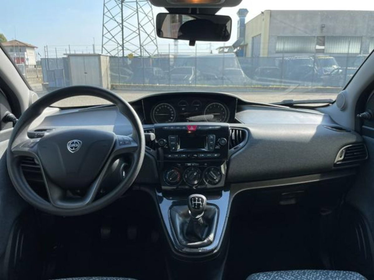 Lancia Ypsilon 1.0 FireFly 5 porte S&S Hybrid Ecochic Gold (5)
