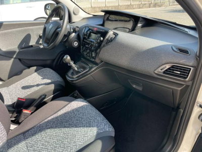 Lancia Ypsilon 1.0 FireFly 5 porte S&S Hybrid Ecochic Gold (8)