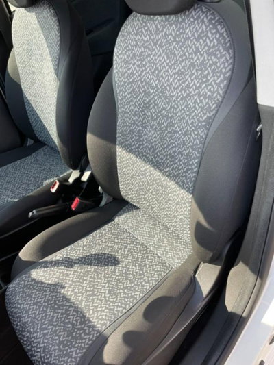 Lancia Ypsilon 1.0 FireFly 5 porte S&S Hybrid Ecochic Gold (9)