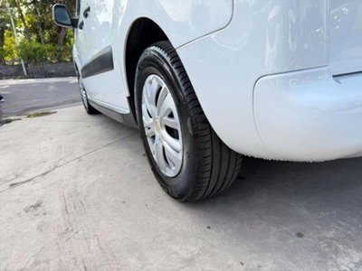 Peugeot Partner 1.6 e-HDi 92 CV S&S Outdoor (19)