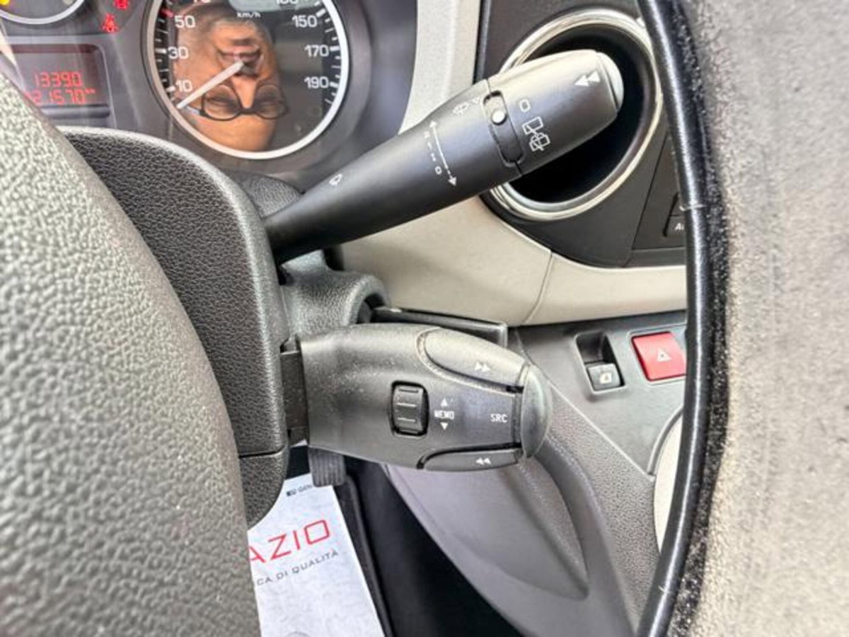 Peugeot Partner 1.6 e-HDi 92 CV S&S Outdoor (9)
