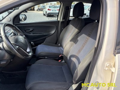 Lancia Ypsilon 1.3 MJT 16V 95 CV 5 porte S&S S Momodesign (7)