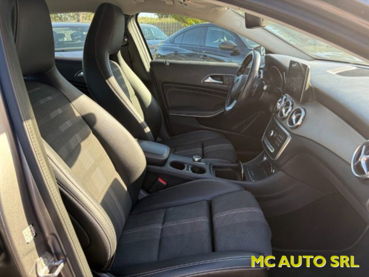 Mercedes-Benz GLA SUV 200 d Automatic Premium (10)