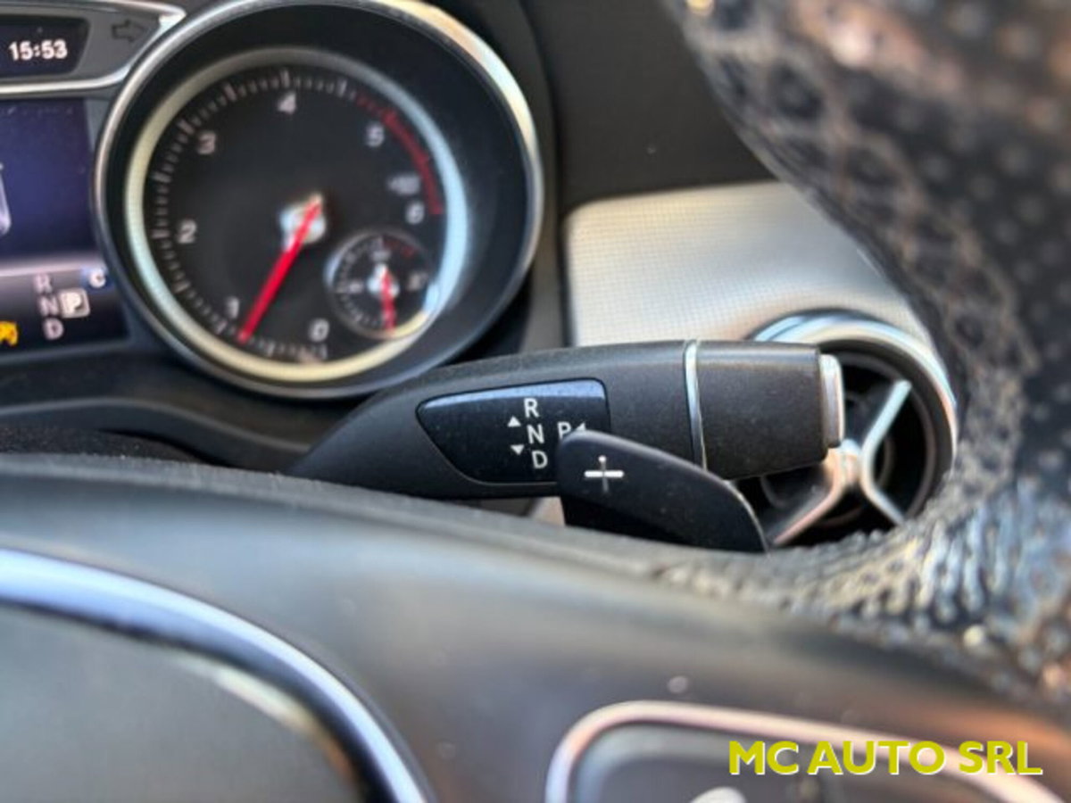 Mercedes-Benz GLA SUV 200 d Automatic Premium (14)