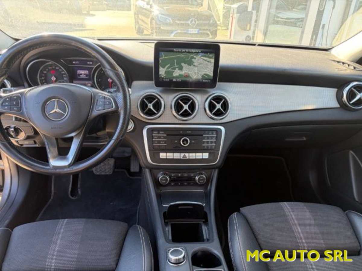 Mercedes-Benz GLA SUV 200 d Automatic Premium (9)
