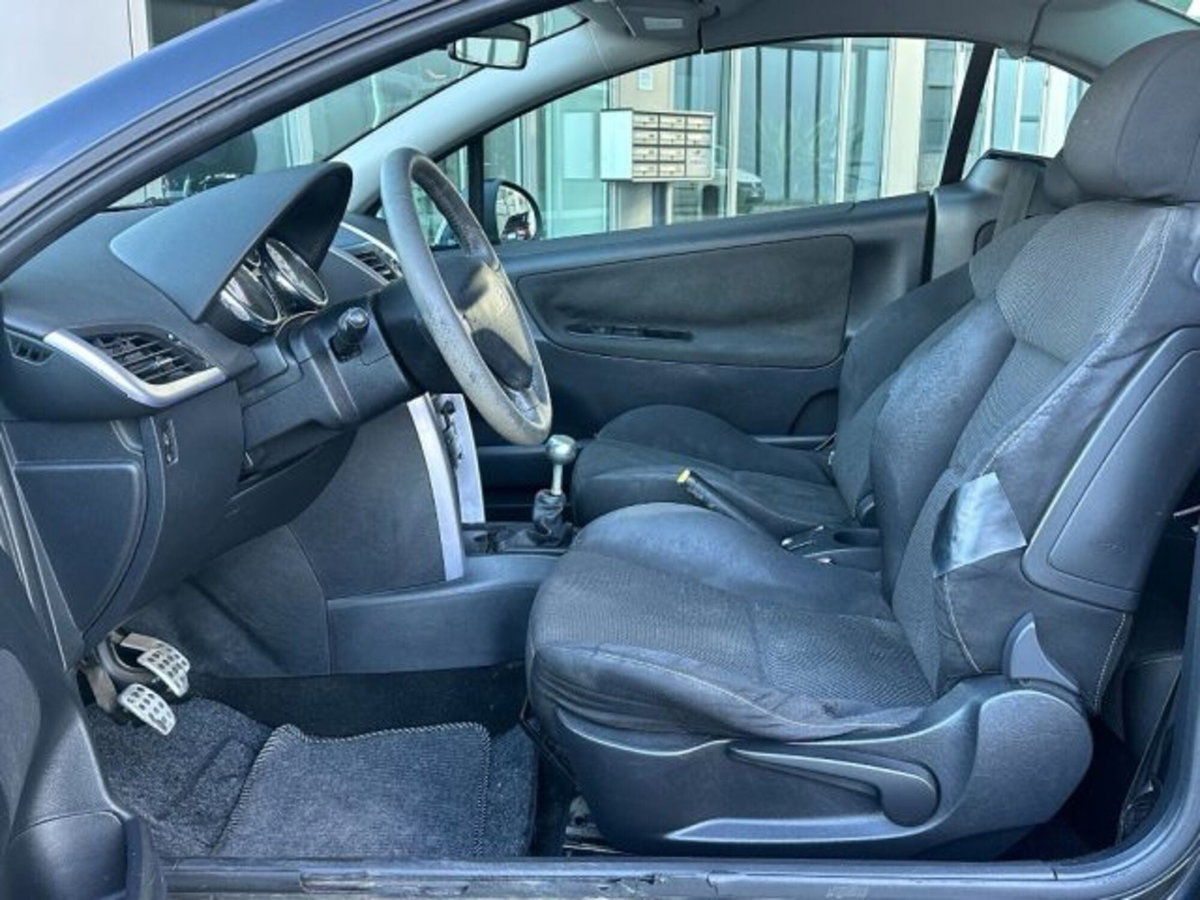 Peugeot 207 Cabrio HDi 110CV CC Féline (12)