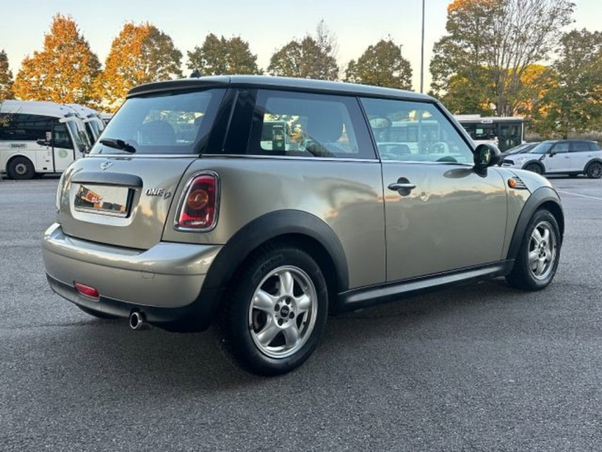 MINI Mini 1.6 16V One D (5)