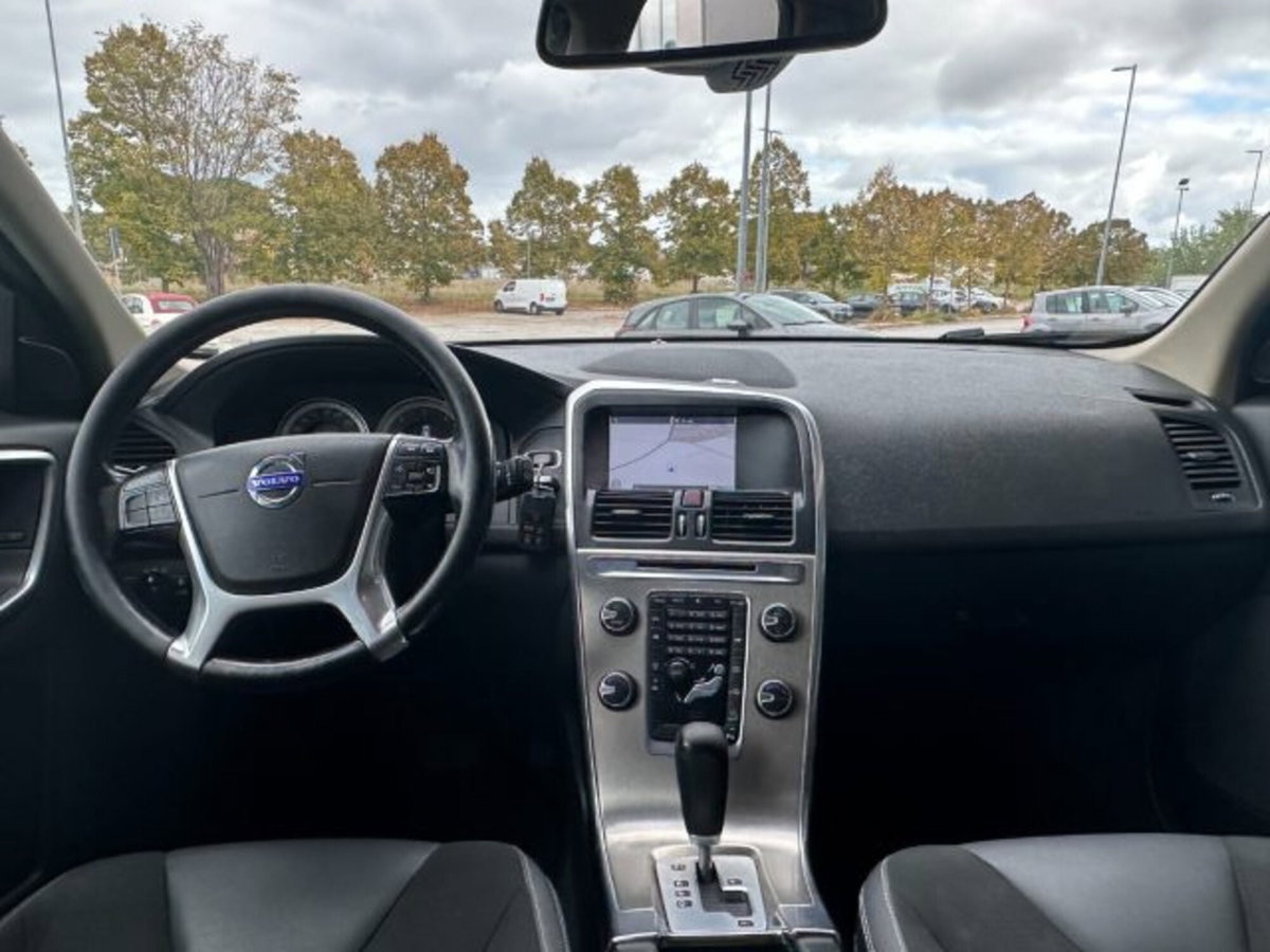 Volvo XC60 D3 AWD Geartronic Momentum (10)
