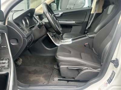 Volvo XC60 D3 AWD Geartronic Momentum (11)