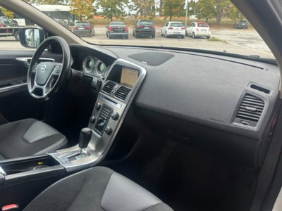 Volvo XC60 D3 AWD Geartronic Momentum (13)
