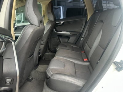 Volvo XC60 D3 AWD Geartronic Momentum (15)