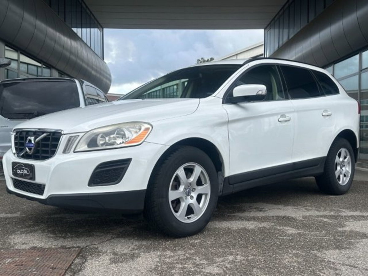 Volvo XC60 D3 AWD Geartronic Momentum (3)