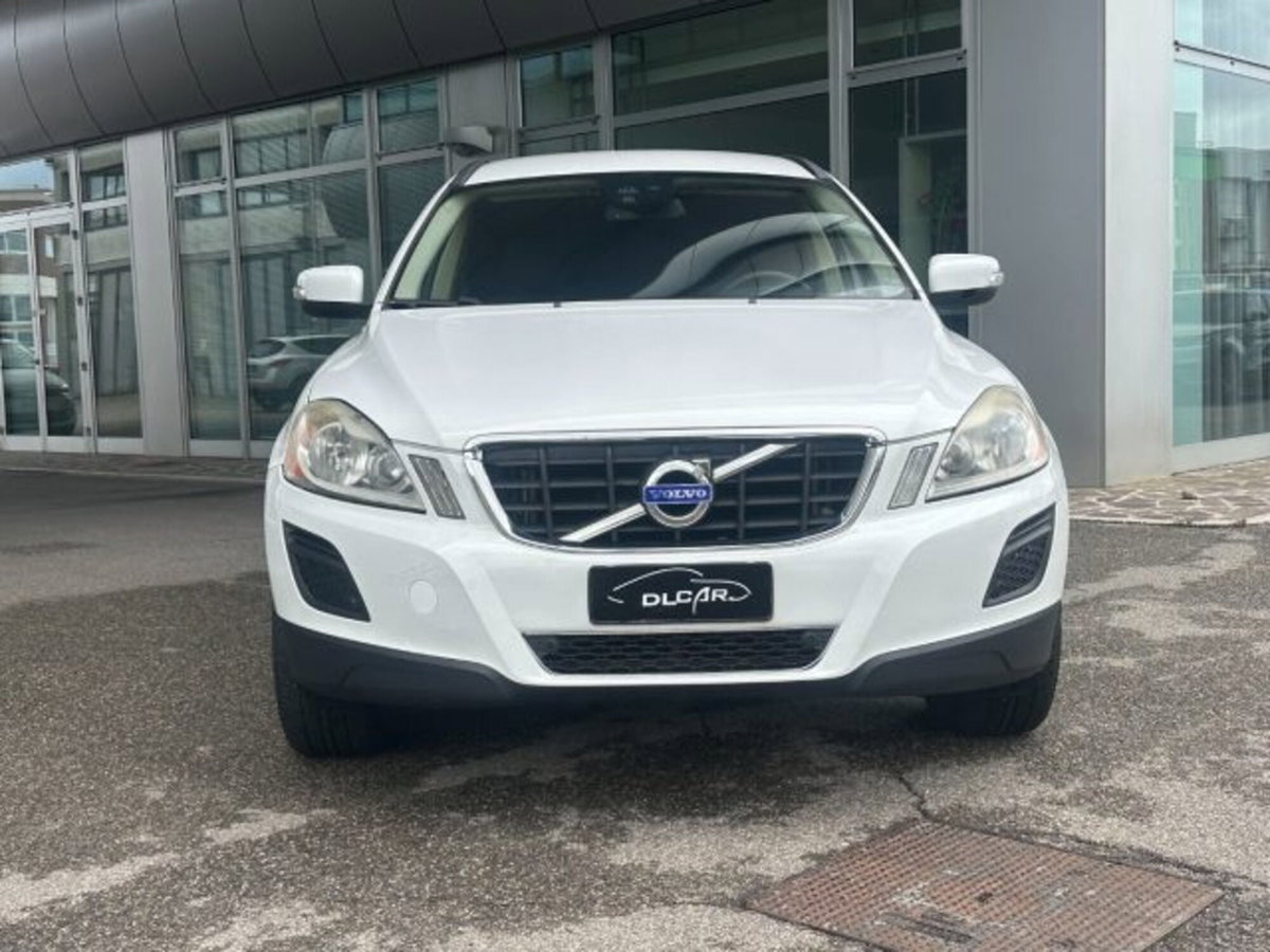 Volvo XC60 D3 AWD Geartronic Momentum (4)