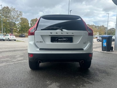 Volvo XC60 D3 AWD Geartronic Momentum (9)