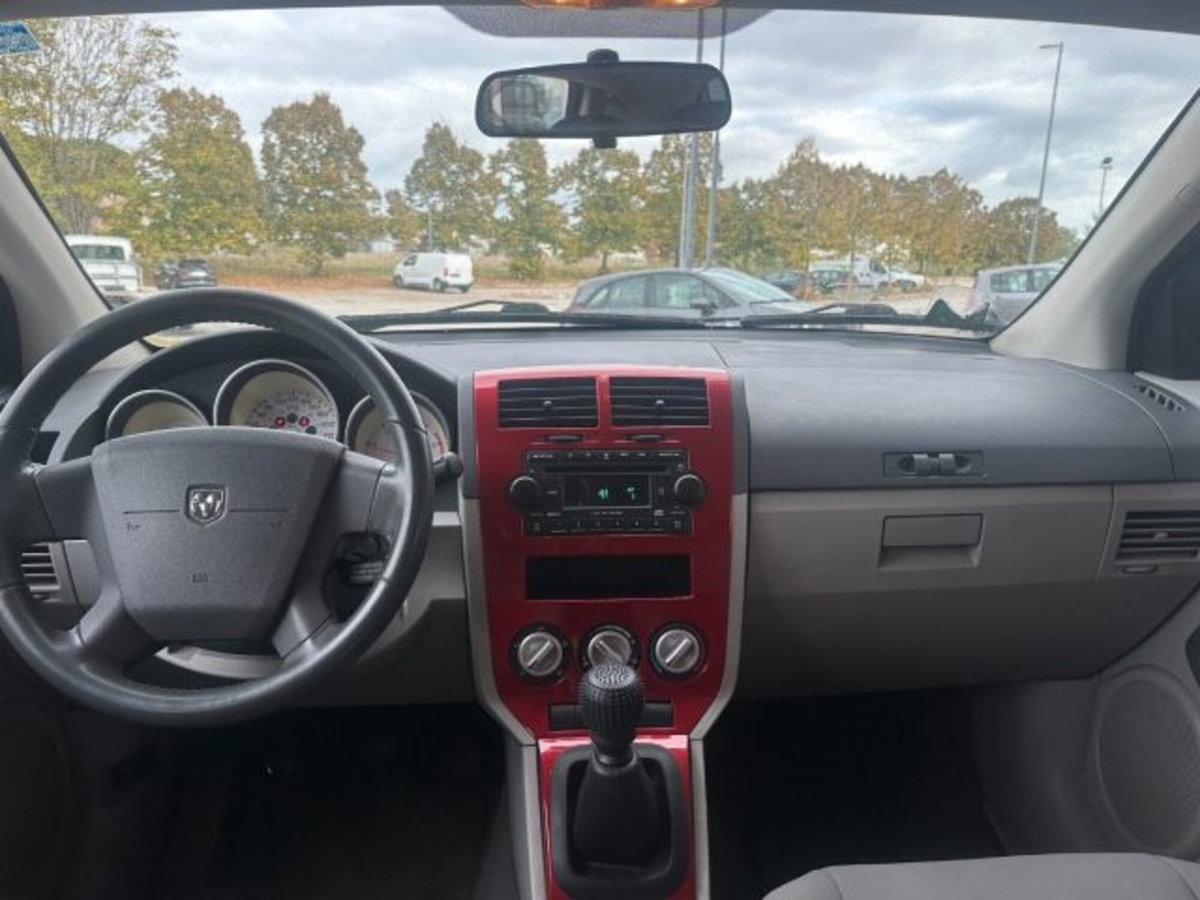 Dodge Caliber 2.0 Turbodiesel SXT (10)