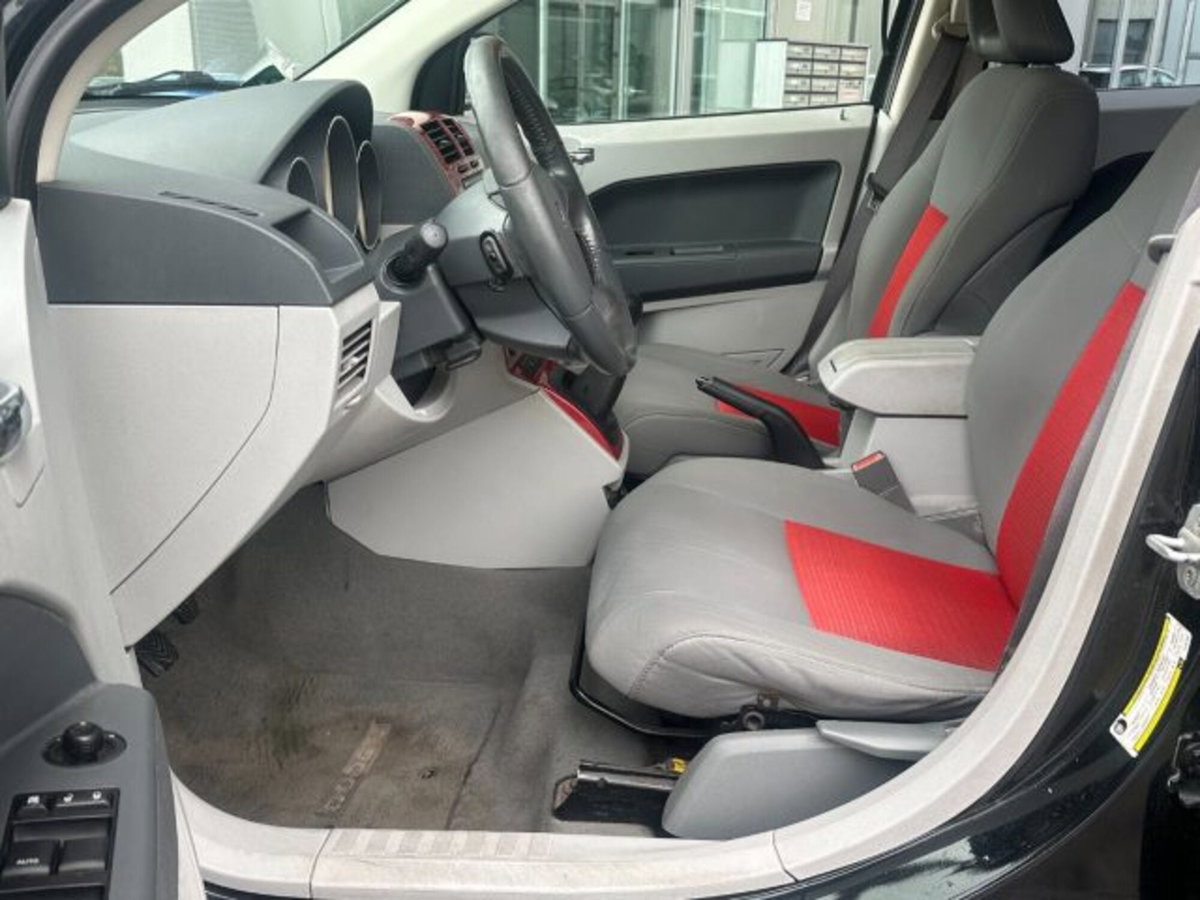 Dodge Caliber 2.0 Turbodiesel SXT (12)