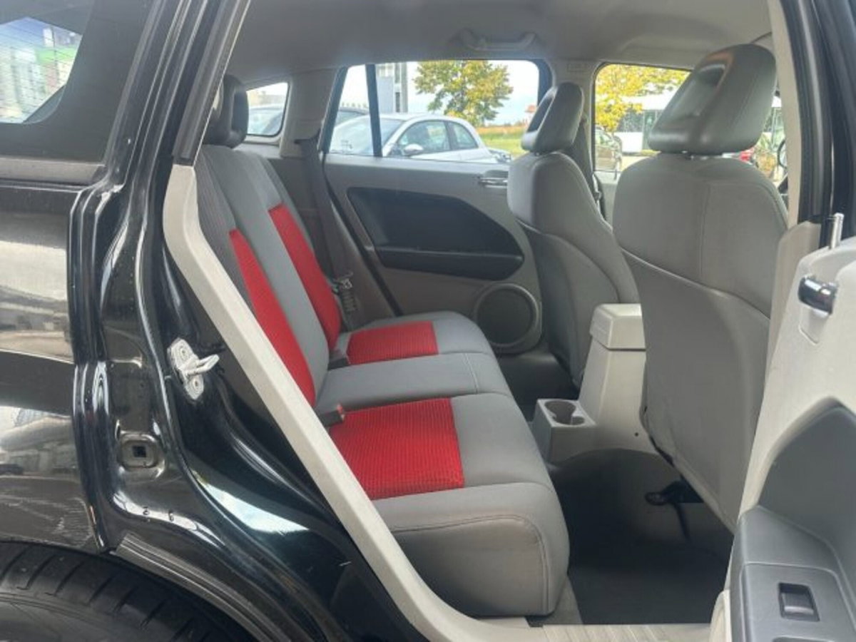Dodge Caliber 2.0 Turbodiesel SXT (16)
