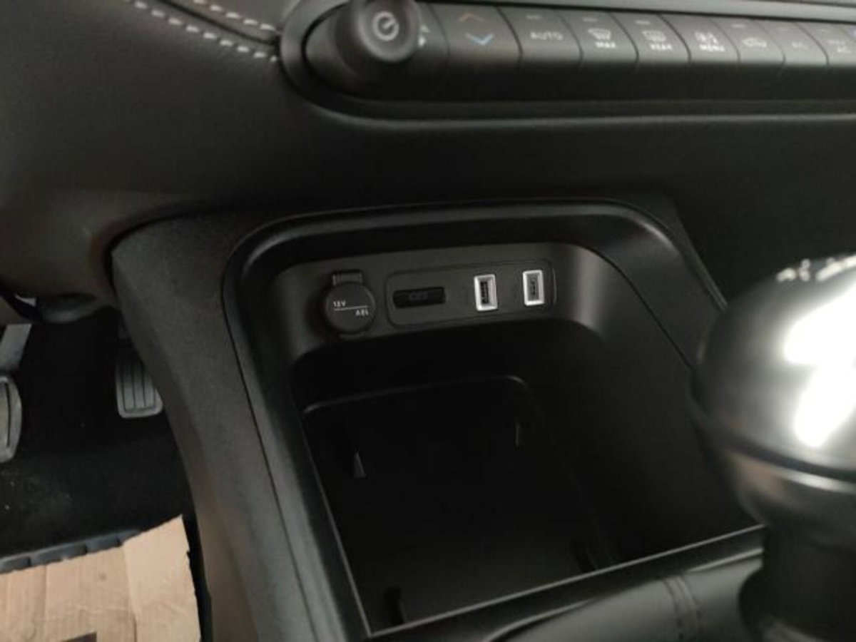 Jeep Avenger 1.2 turbo Altitude fwd 100cv (17)