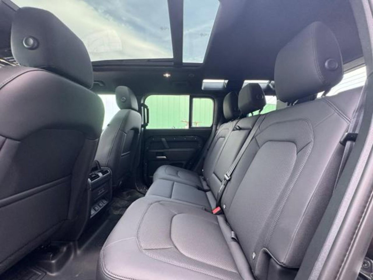 Land Rover Defender 110 2.0 si4 phev X-Dynamic SE awd 300cv auto (12)