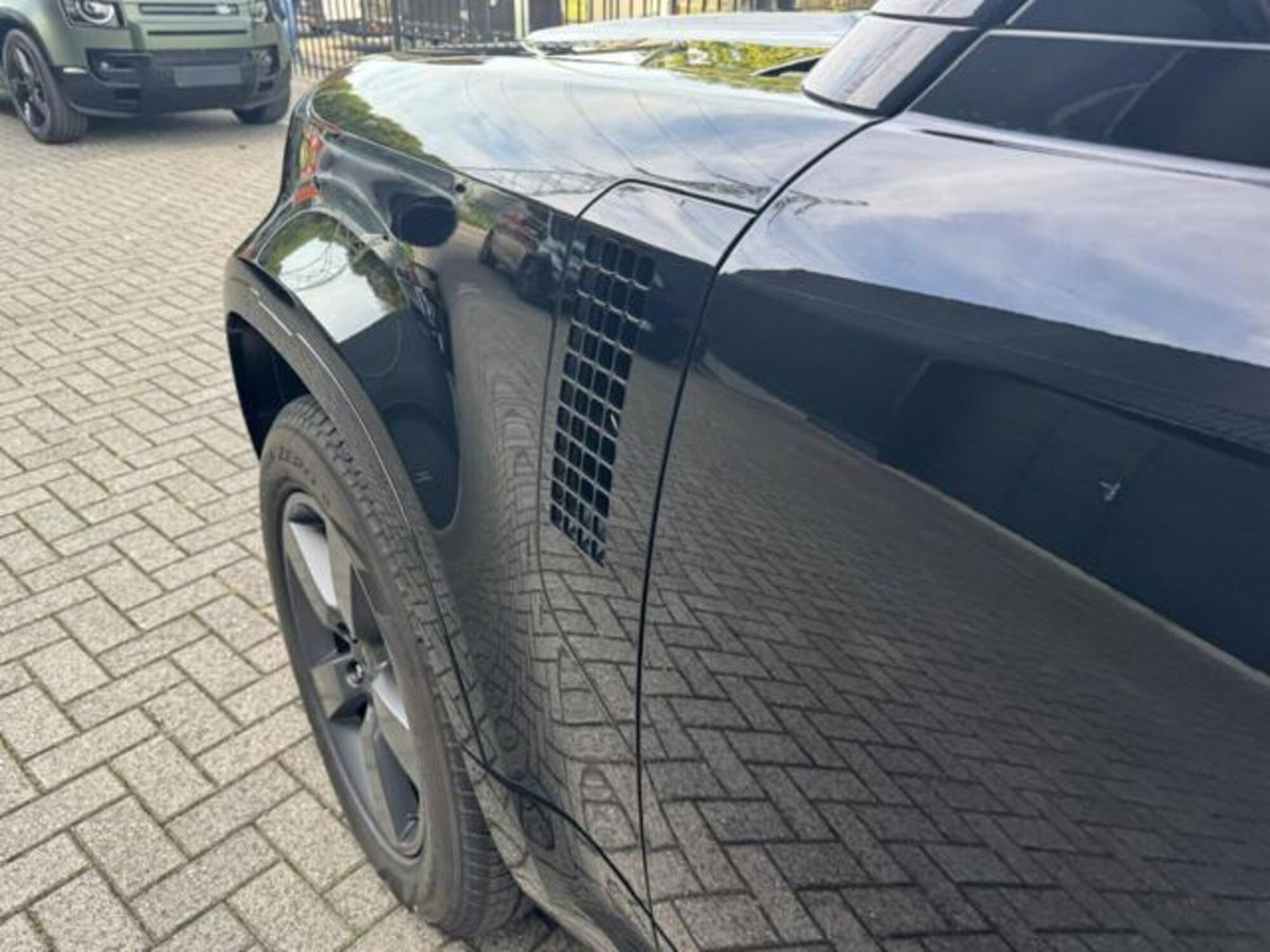 Land Rover Defender 110 2.0 si4 phev X-Dynamic SE awd 300cv auto (13)