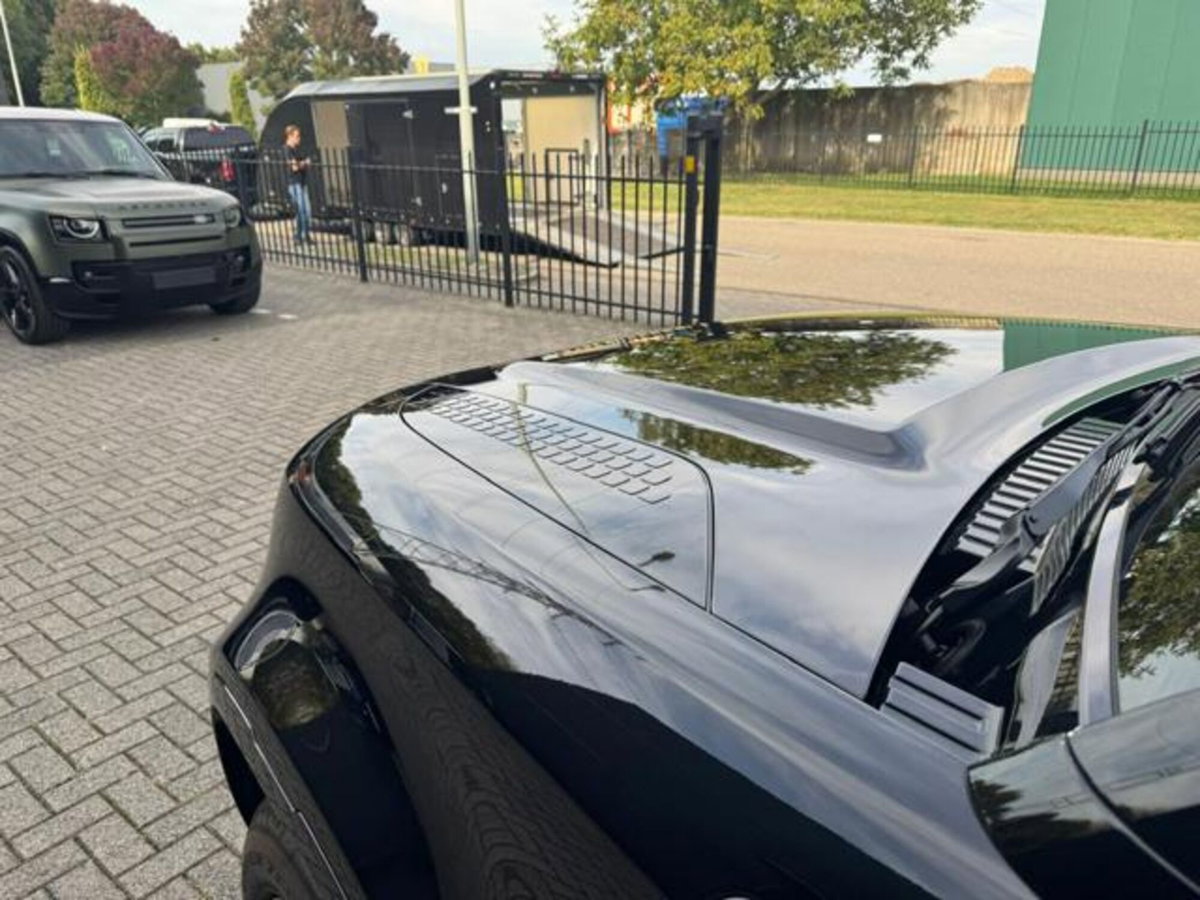 Land Rover Defender 110 2.0 si4 phev X-Dynamic SE awd 300cv auto (15)