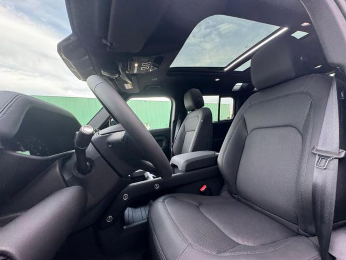 Land Rover Defender 110 2.0 si4 phev X-Dynamic SE awd 300cv auto (8)