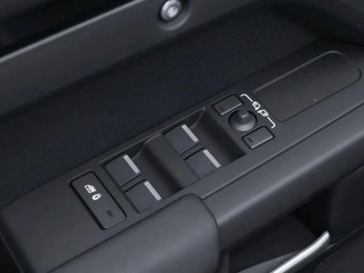 Land Rover Defender 110 3.0D I6 200 CV AWD Auto X-Dynamic S (16)