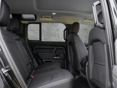 Land Rover Defender 110 3.0D I6 200 CV AWD Auto X-Dynamic S (6)