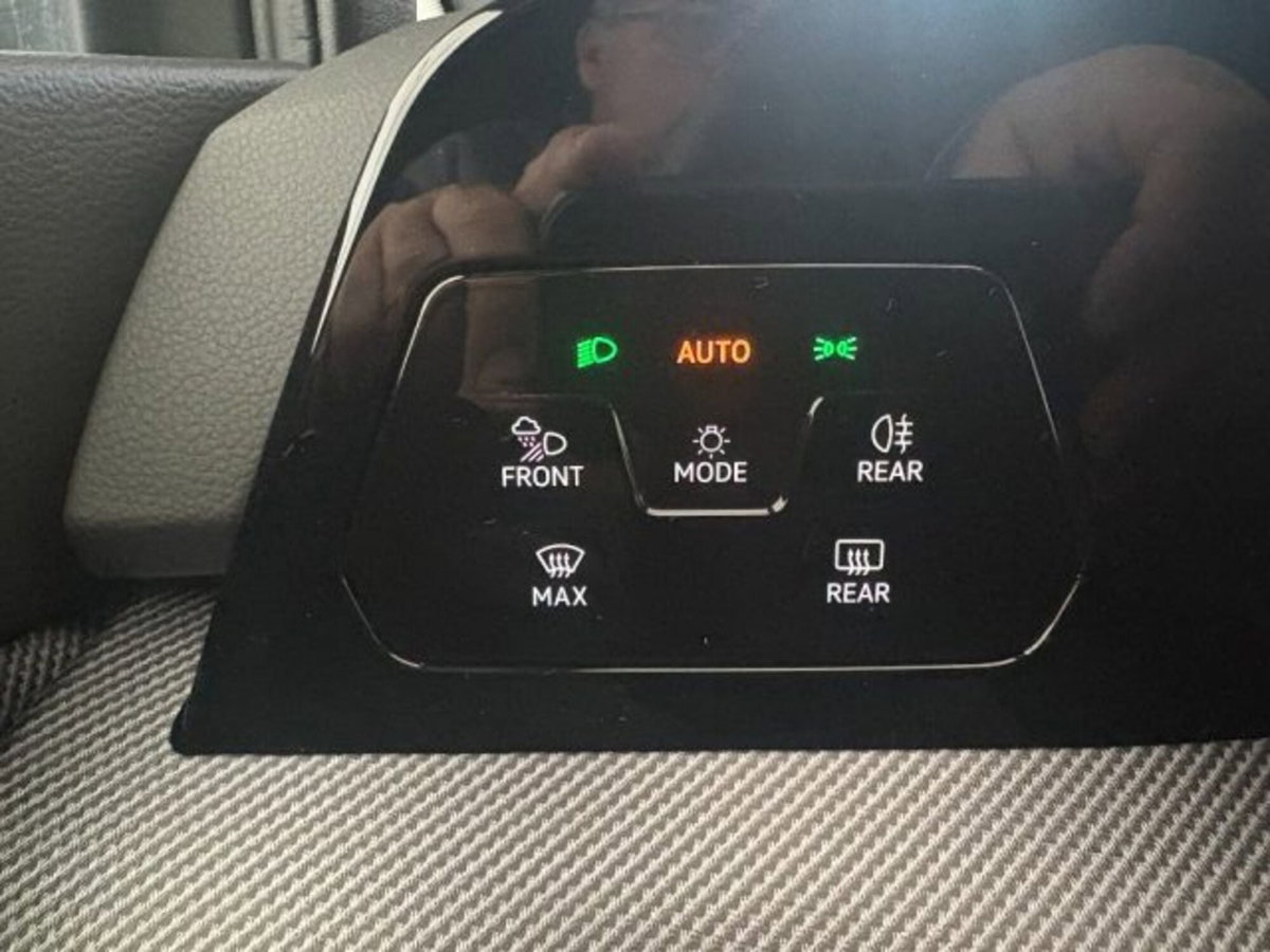 Volkswagen Golf Variant 1.5 eTSI 150 CV EVO ACT DSG R-Line (11)