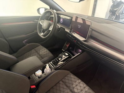 Volkswagen Golf Variant 1.5 eTSI 150 CV EVO ACT DSG R-Line (12)