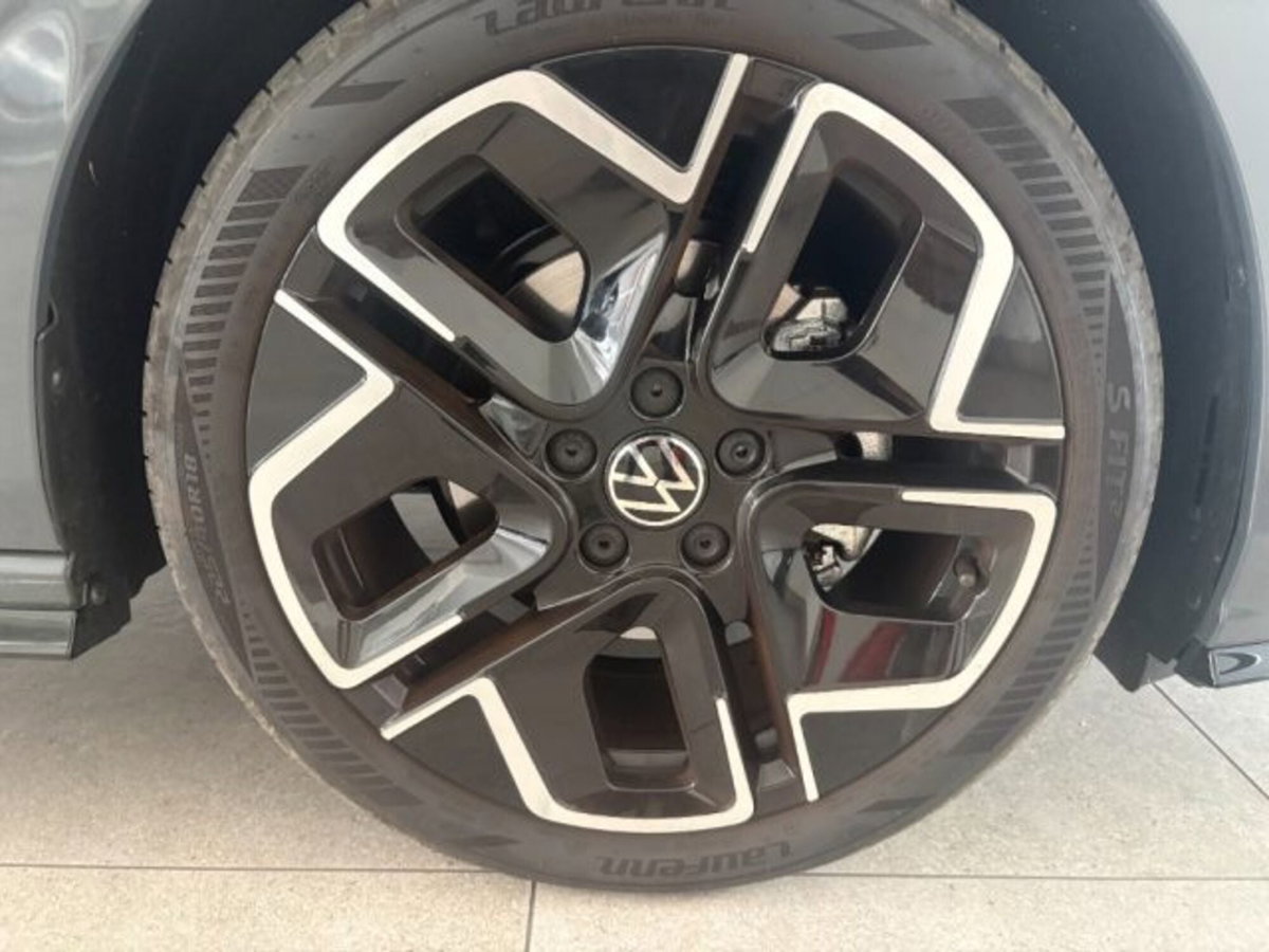 Volkswagen Golf Variant 1.5 eTSI 150 CV EVO ACT DSG R-Line (16)