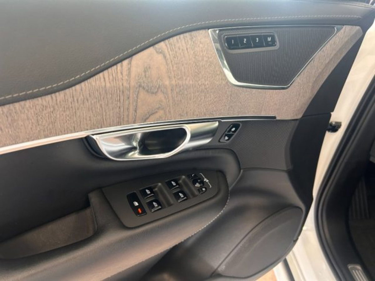 Volvo XC90 B5 (d) AWD automatico 7 posti Plus Dark (14)