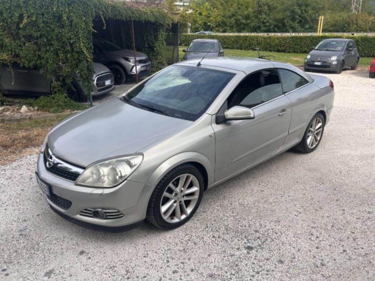 Opel Astra Cabrio TwinTop 1.6 16V VVT Enjoy