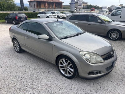 Opel Astra Cabrio TwinTop 1.6 16V VVT Enjoy (2)