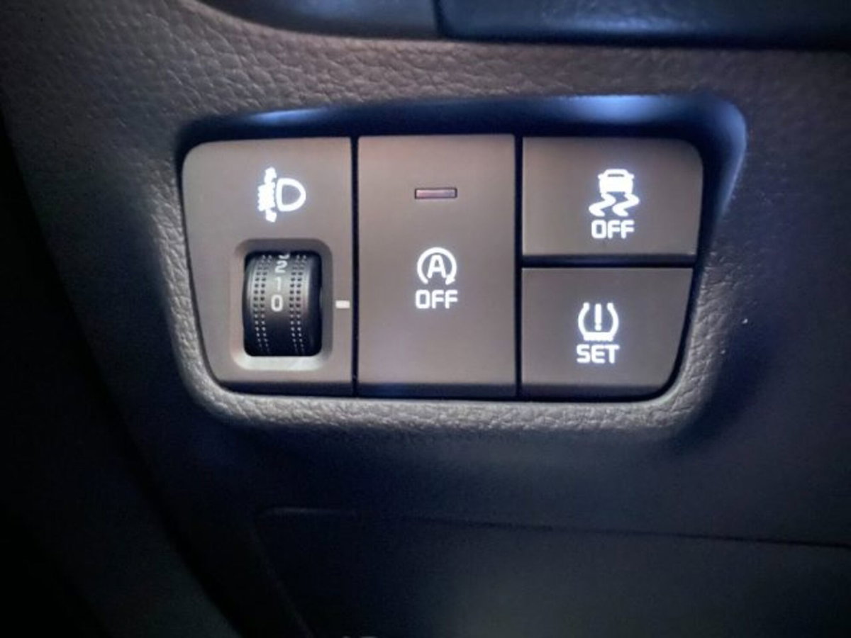 Kia Stonic 1.0 t-gdi mhev Style (12)