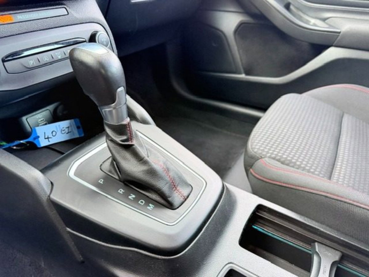 Ford Focus Station Wagon 1.0 EcoBoost Hybrid 125 CV Powershift SW ST-Line X (12)