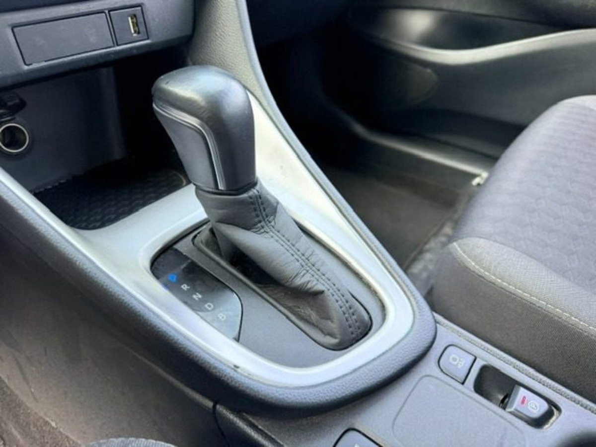 Toyota Yaris 1.5 Hybrid 5 porte Energy (14)