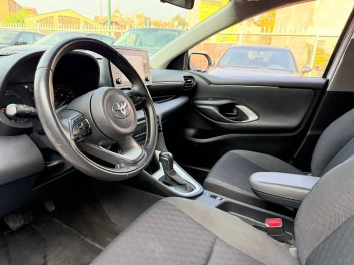 Toyota Yaris 1.5 Hybrid 5 porte Energy (8)