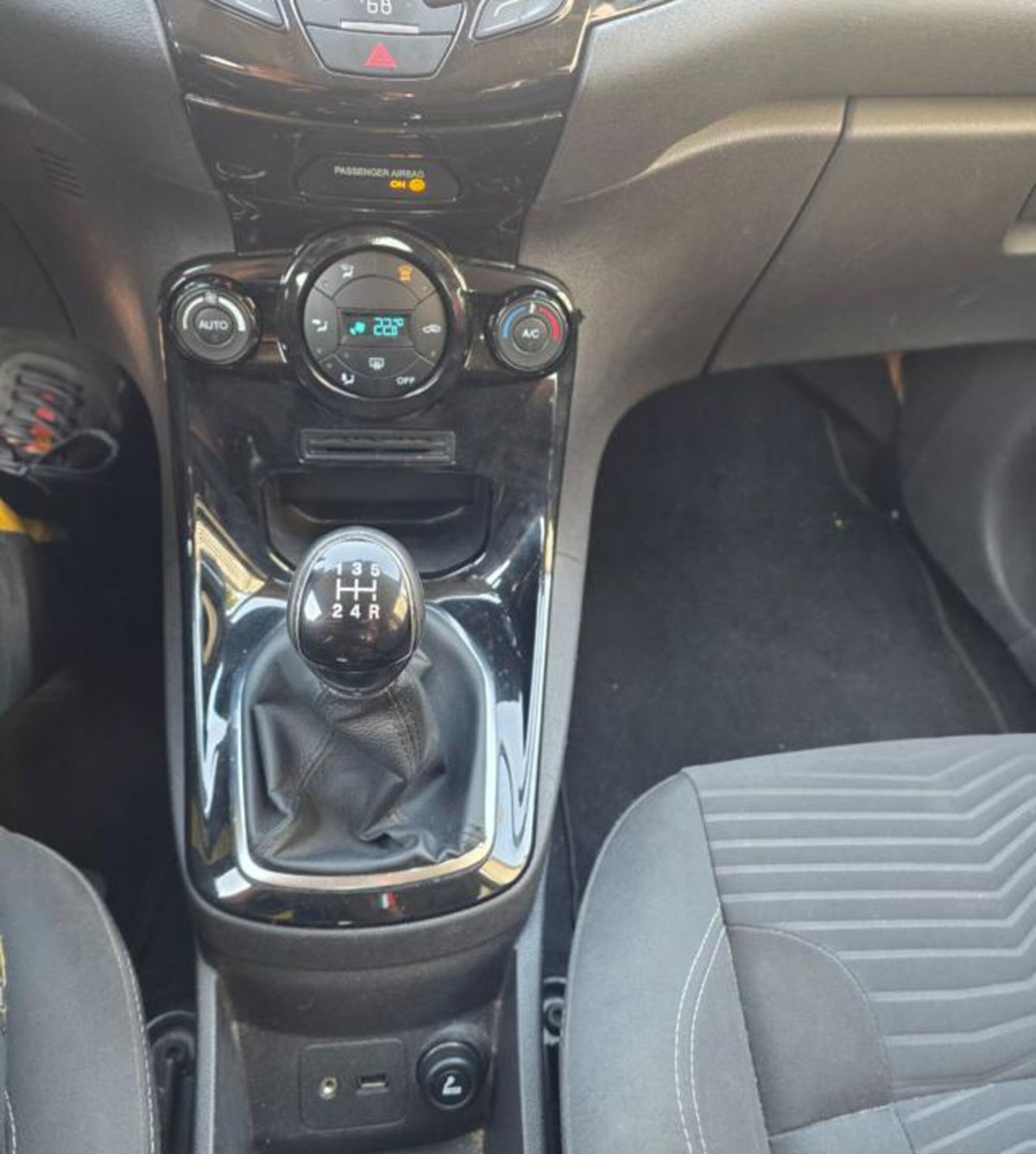 Ford Fiesta 1.0 80CV 5 porte Titanium (12)