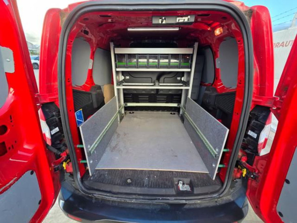 Ford Transit Courier 1.5 TDCi 100CV  Trend (16)
