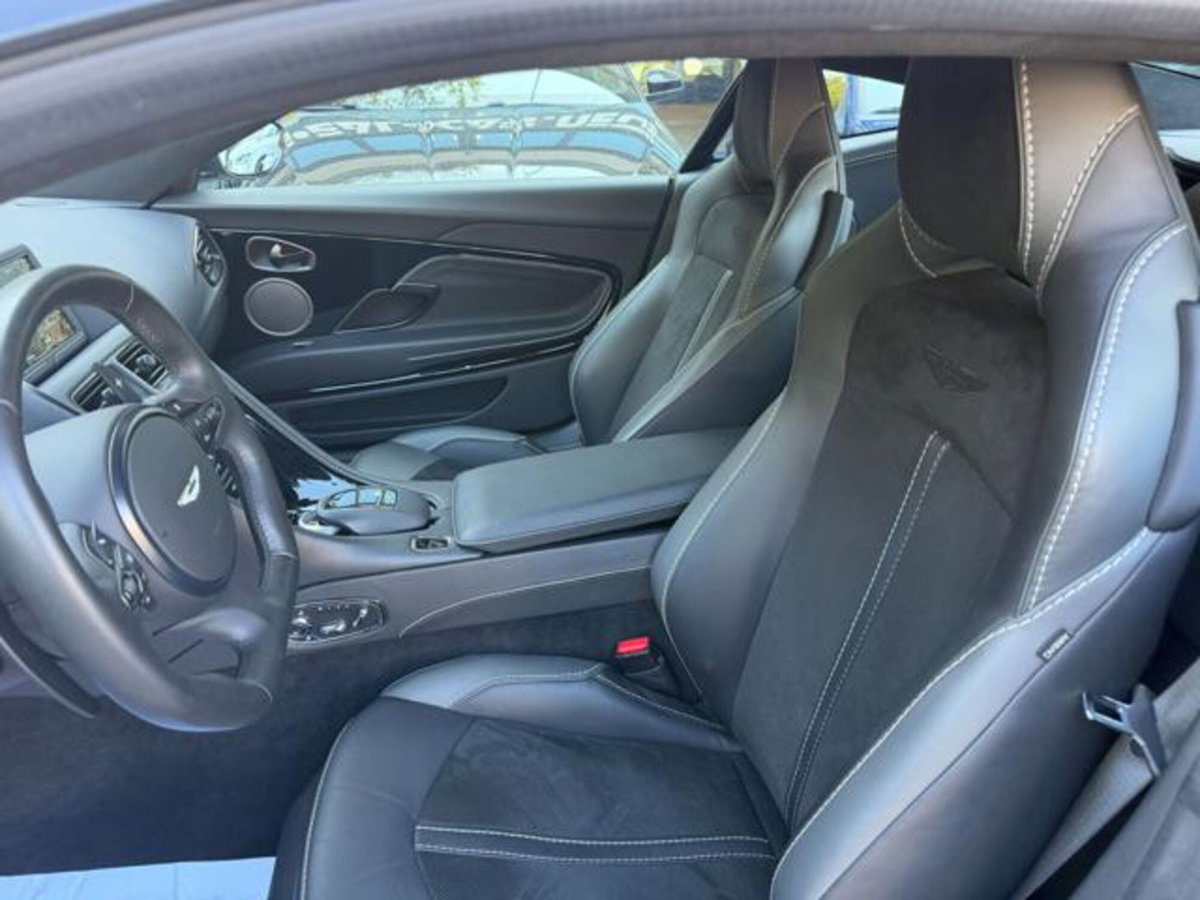 Aston Martin DB11 DB11 V8 Coupé (6)