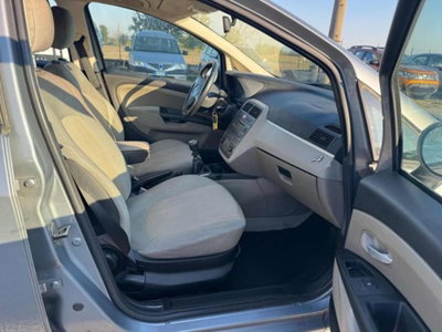 Fiat Grande Punto 1.3 MJT 90 CV 5 porte Dynamic (9)