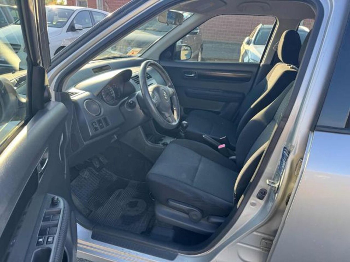 Suzuki Swift 1.3 4x4 5p. GL (11)