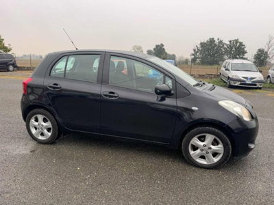 Toyota Yaris 1.0 5 porte Sol (3)