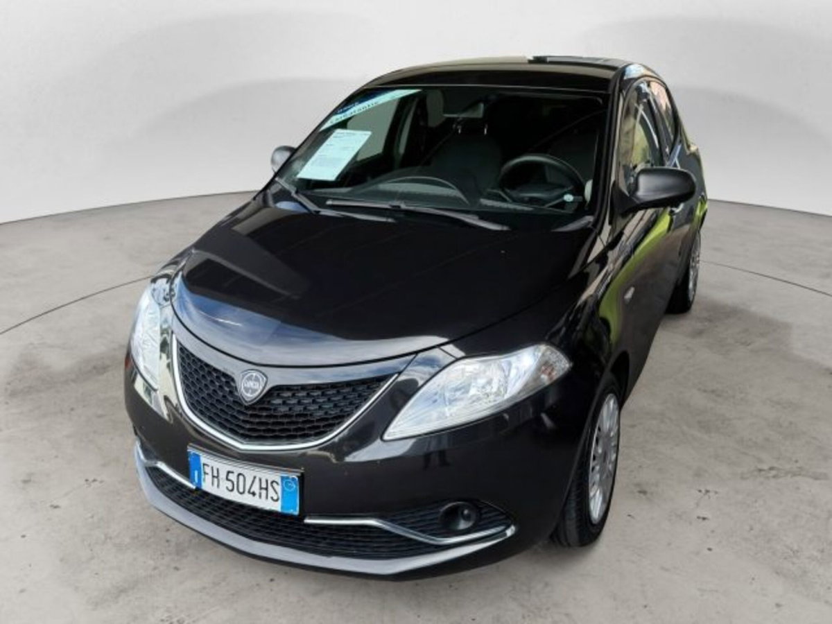 Lancia Ypsilon 1.2 69 CV 5 porte GPL Ecochic Silver