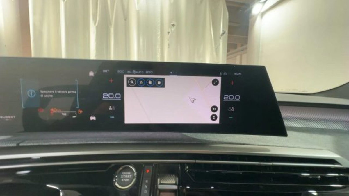 Peugeot 3008 1.2 hybrid 48V GT 136cv e-dcs6 (16)