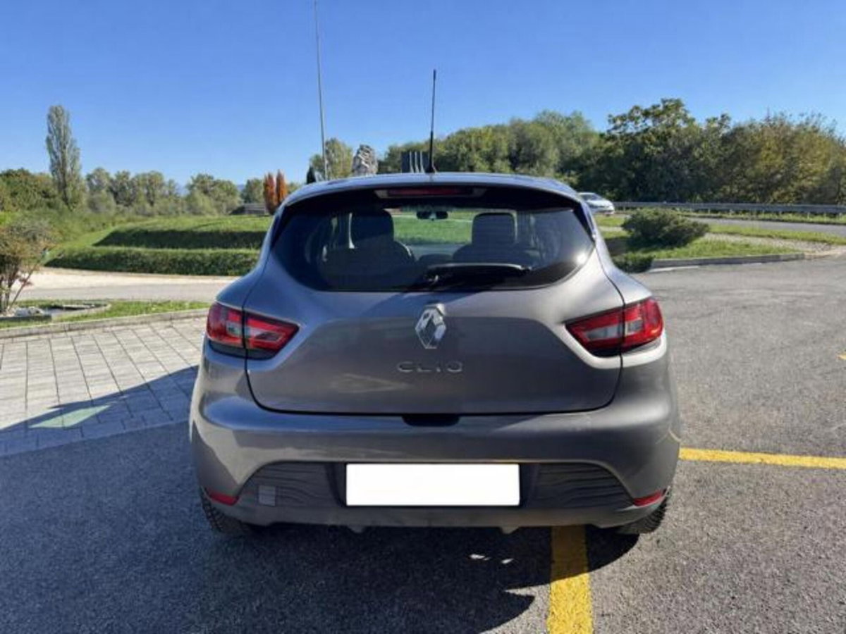 Renault Clio 1.2 75 CV 5 porte Duel (5)
