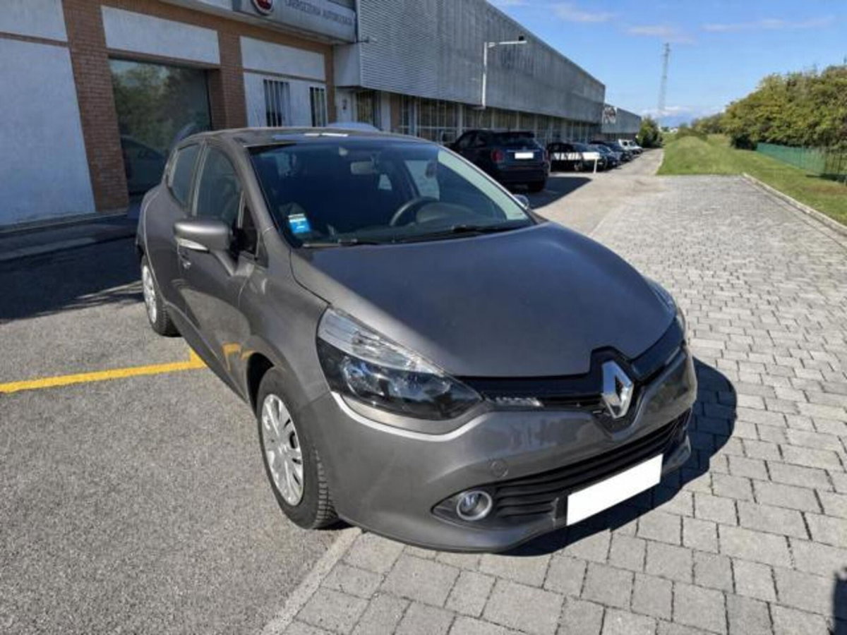 Renault Clio 1.2 75 CV 5 porte Duel (8)