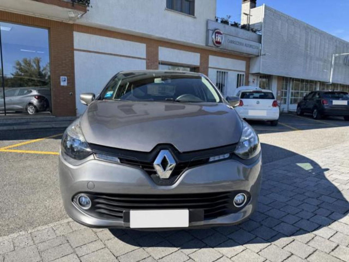 Renault Clio 1.2 75 CV 5 porte Duel (9)