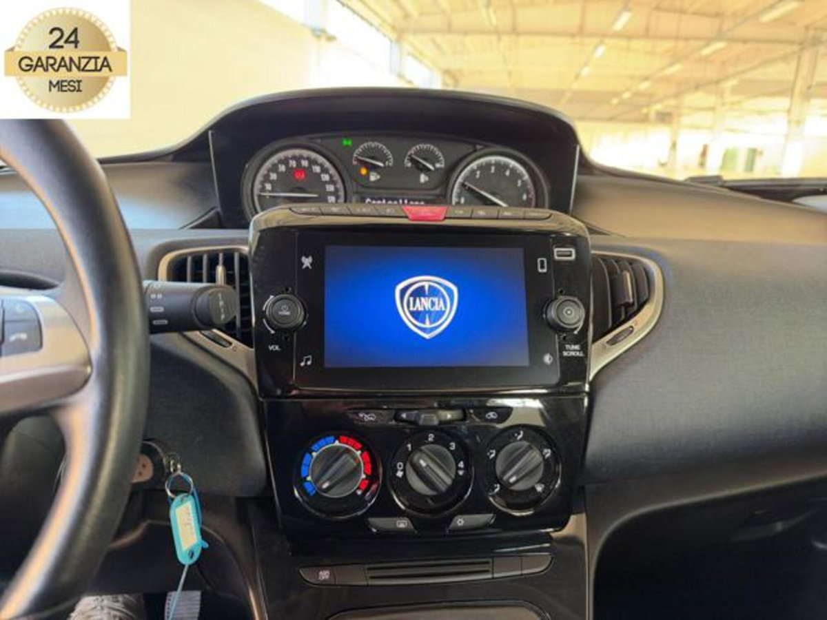 Lancia Ypsilon 1.0 FireFly 5 porte S&S Hybrid Gold Plus (12)